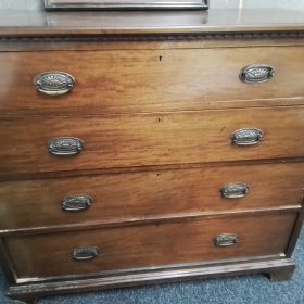 Vintage chest of drawers
